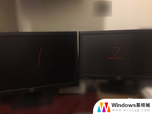 两个显示器同时显示怎么设置 怎么在一台电脑上使用两个显示器