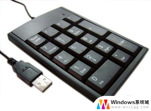 笔记本电脑键盘亮灯按哪个键 电脑键盘亮灯设置方法