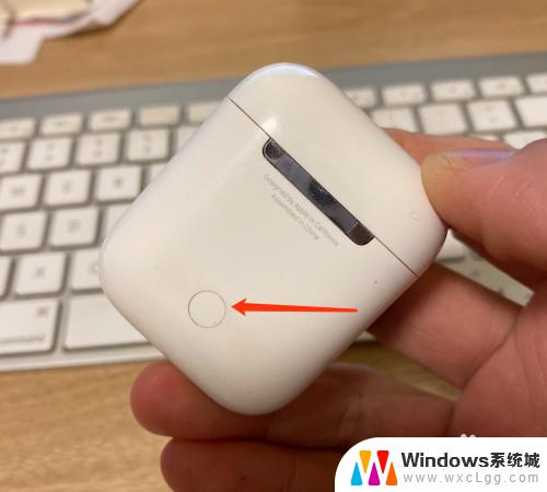 windows怎么连苹果耳机 怎样将苹果 AirPods 连接到 Windows 10 电脑