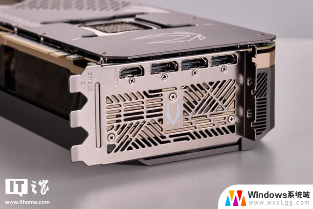 索泰GeForce RTX 5090 D v2 24GB SOLID OC显卡评测：性能强劲，游戏体验尽在掌握