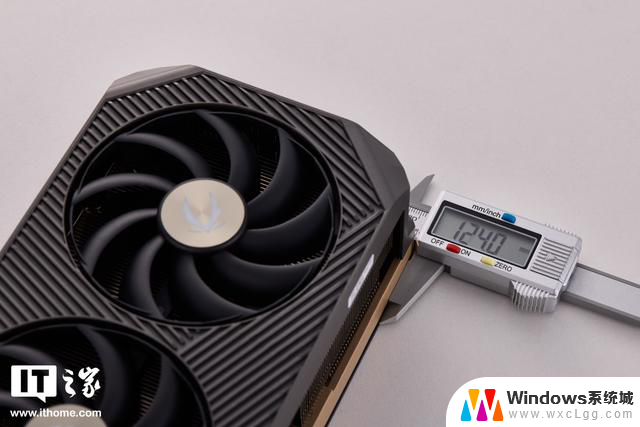 索泰GeForce RTX 5090 D v2 24GB SOLID OC显卡评测：性能强劲，游戏体验尽在掌握