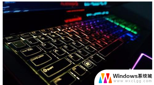 怎么样打开键盘灯 怎么调节键盘灯的颜色