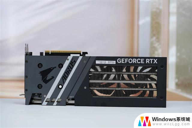 技嘉RTX 5060小雕首发评测：性能超越RTX 4060 Ti，2K游戏也能轻松应对
