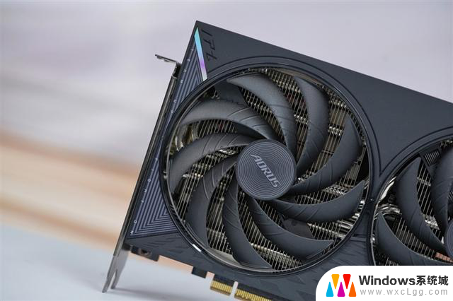 技嘉RTX 5060小雕首发评测：性能超越RTX 4060 Ti，2K游戏也能轻松应对
