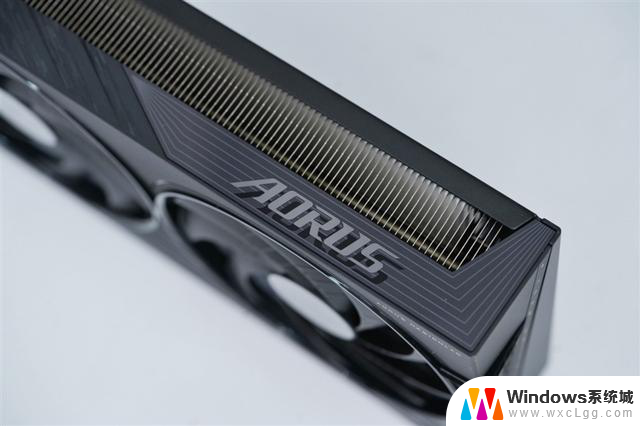 技嘉RTX 5060小雕首发评测：性能超越RTX 4060 Ti，2K游戏也能轻松应对