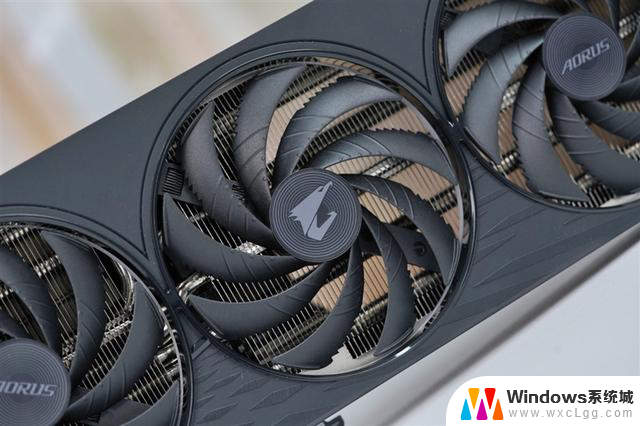 技嘉RTX 5060小雕首发评测：性能超越RTX 4060 Ti，2K游戏也能轻松应对