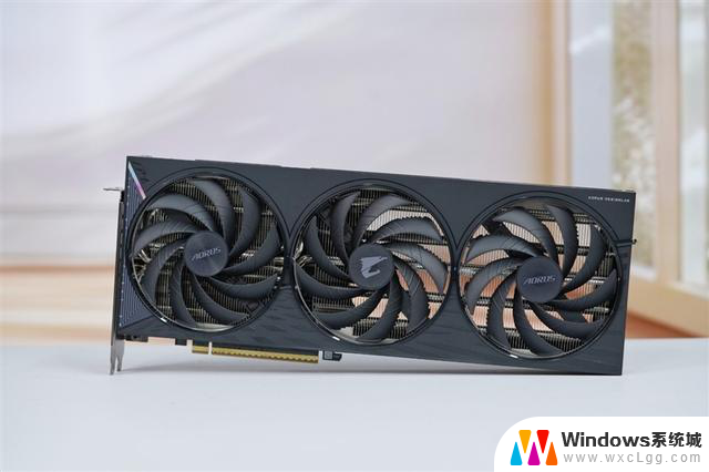 技嘉RTX 5060小雕首发评测：性能超越RTX 4060 Ti，2K游戏也能轻松应对