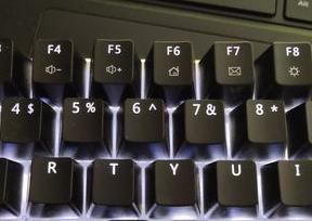 怎么让鼠标键盘不发光 键盘灯怎么关闭