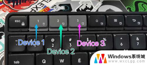 罗技键盘k375s怎么连接电脑 如何连接蓝牙罗技键盘K375s到iPad或iPhone